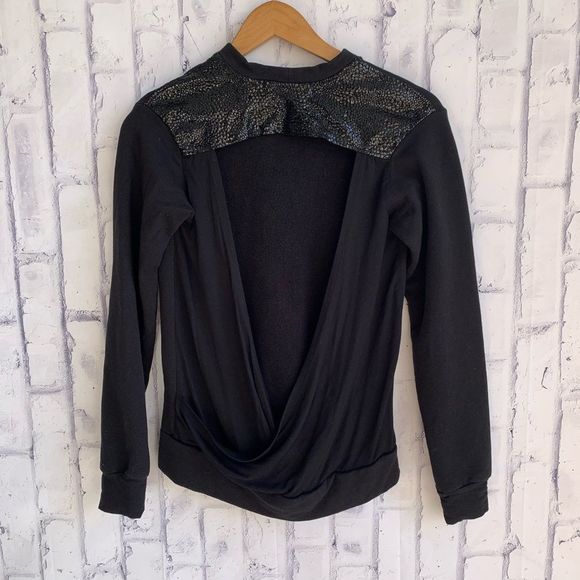 NEW Benjamin Jay Open Back Snakeskin Crewneck Pullover - Picture 5 of 5